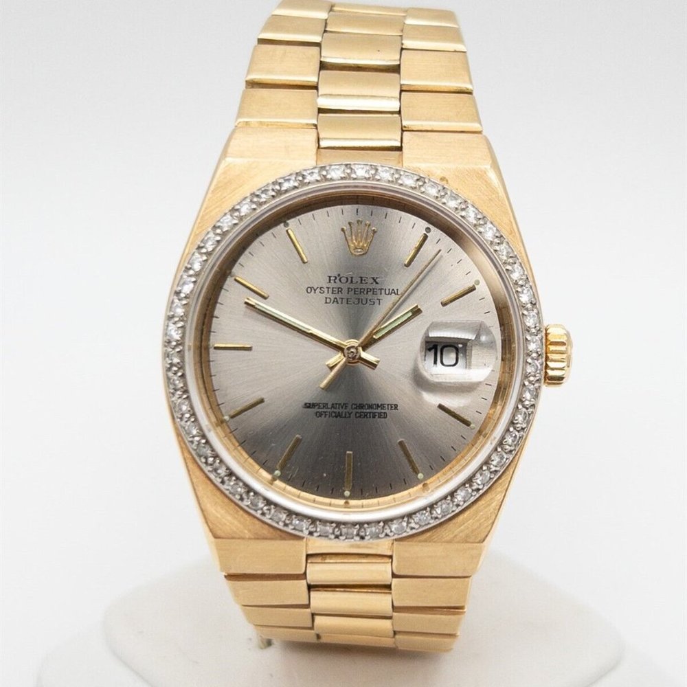 WOW!! Rolex 2CT Men's 18k Gold Watch!